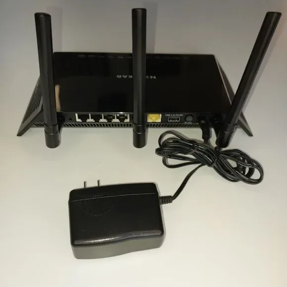 NETGEAR AC1750 (R6400) Smart WiFi Router - Picture 2 of 3
